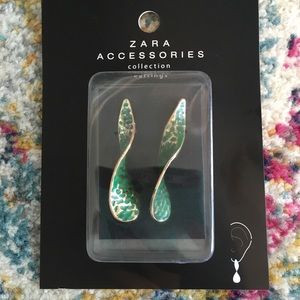 🏷Zara Hammered Green Metal Statement Earring